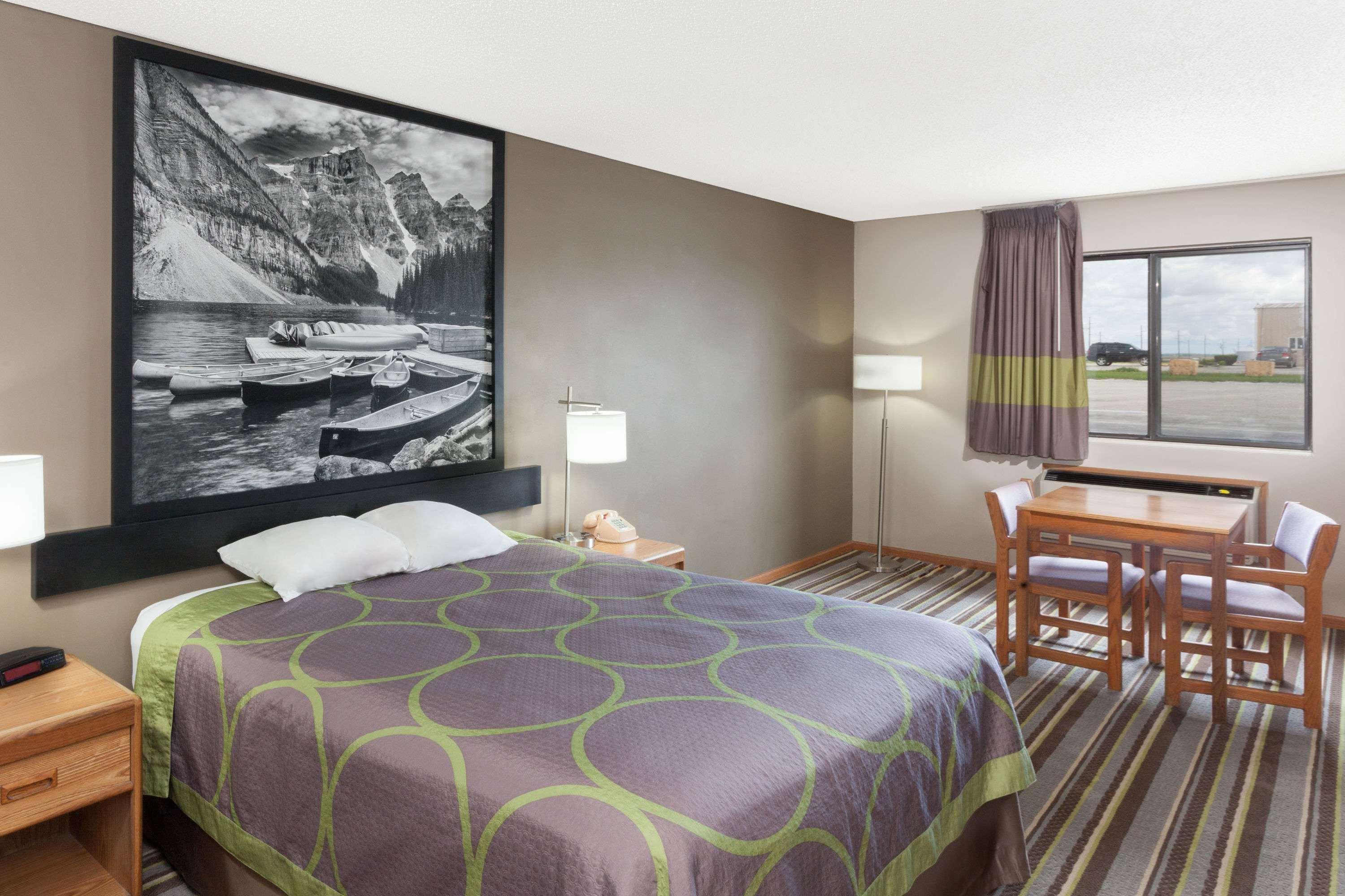 Super 8 by Wyndham Gilman Hotel Eksteriør billede